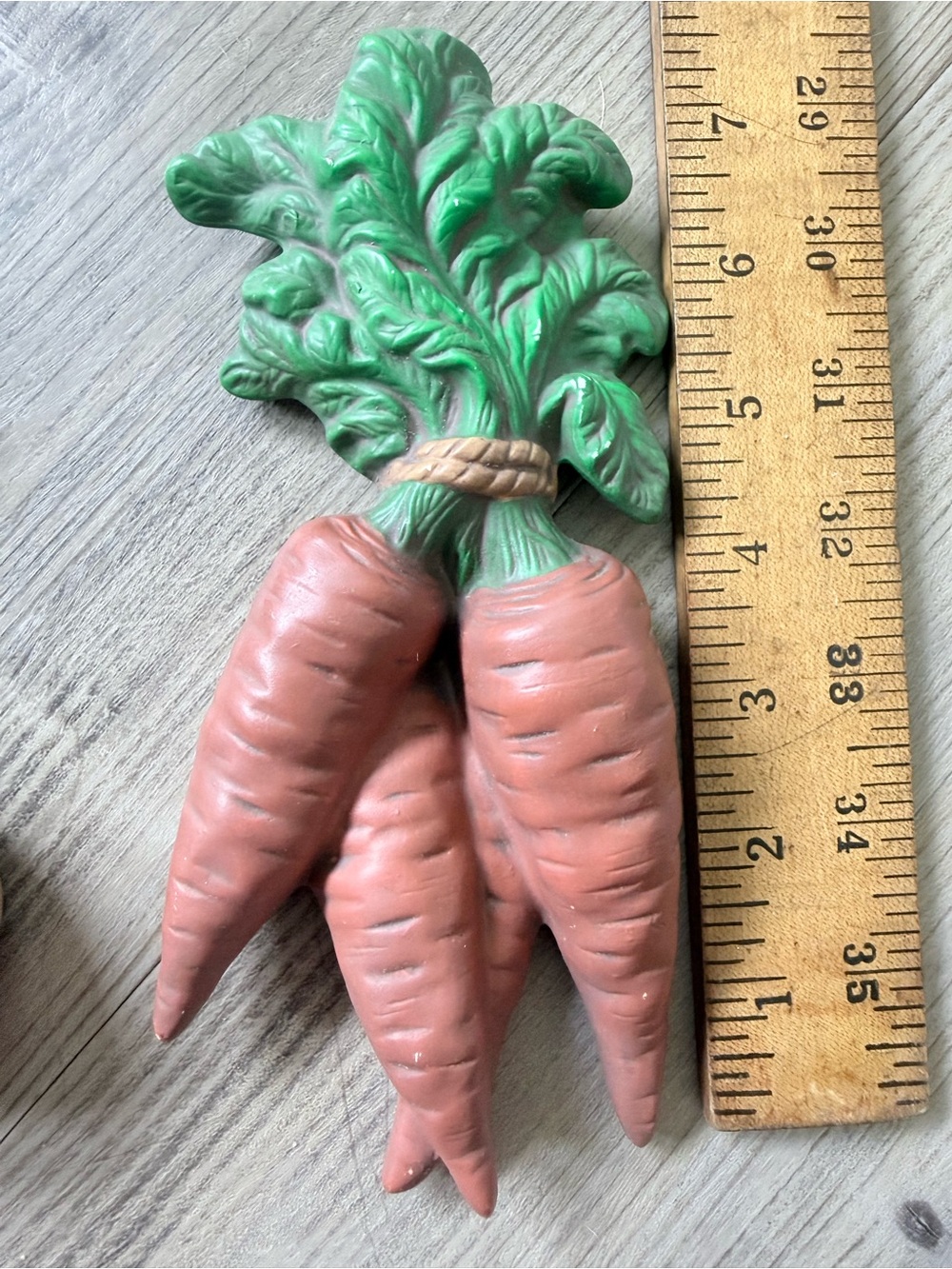 VTG carrot and onion ceramic wall hangings - Picture 4 of 4